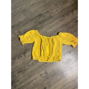 American Eagle Crop Top yellow size small